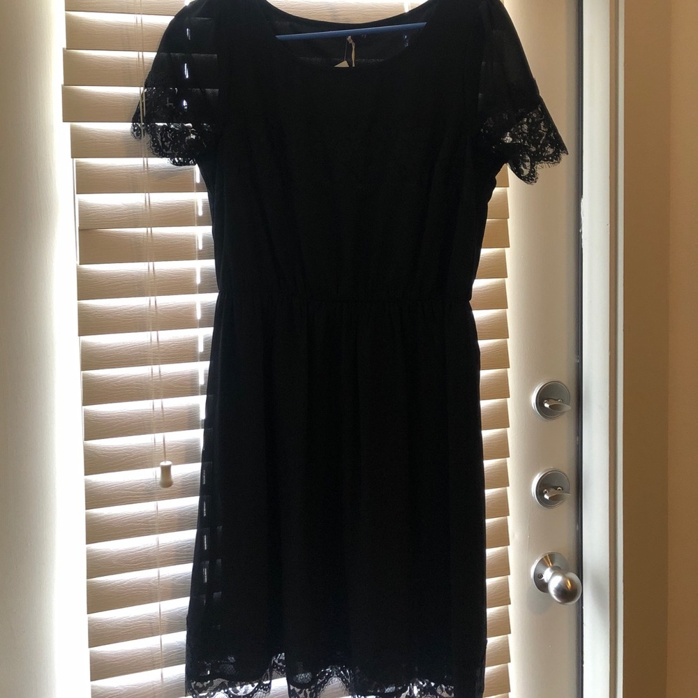 Black lacy dress- size large NWT